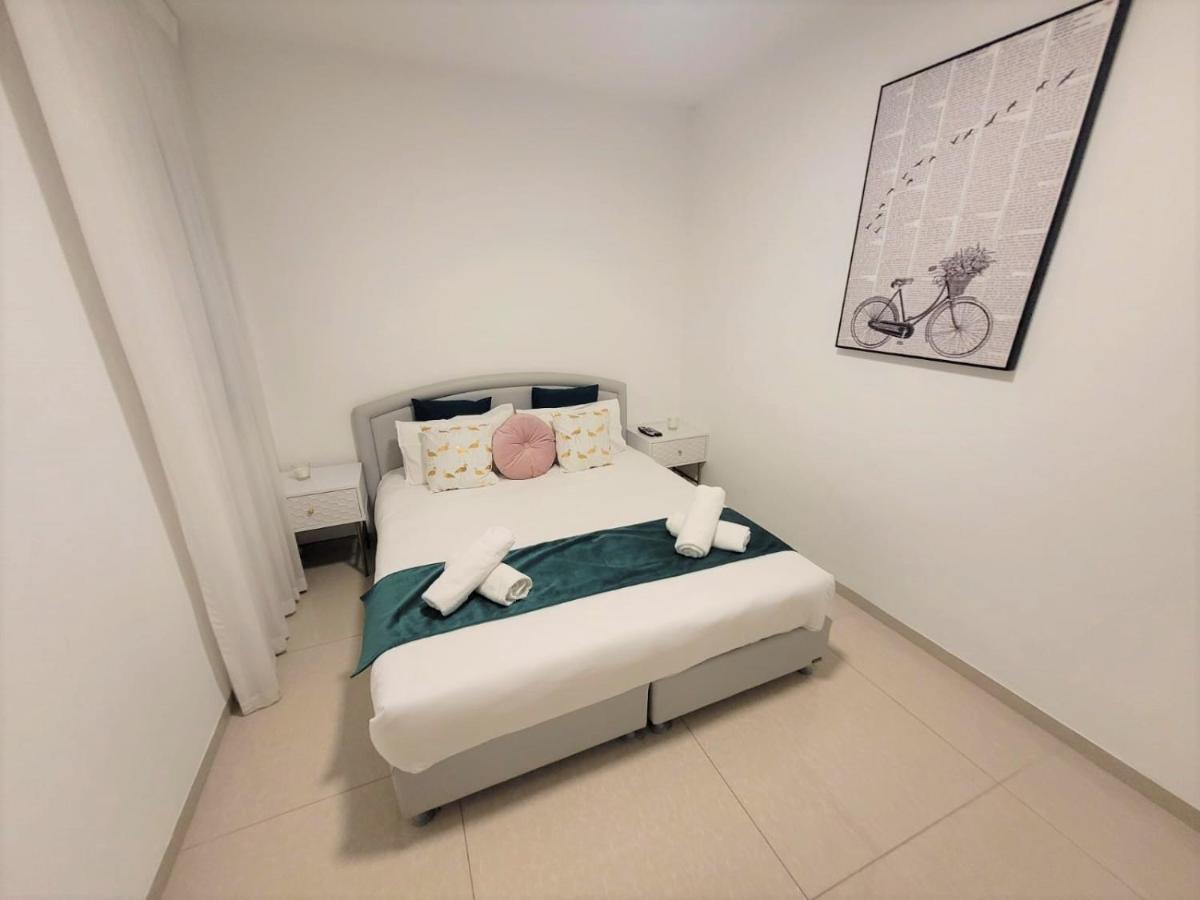 Yalarent Ariston Apartment & Penthouse ティベリア エクステリア 写真