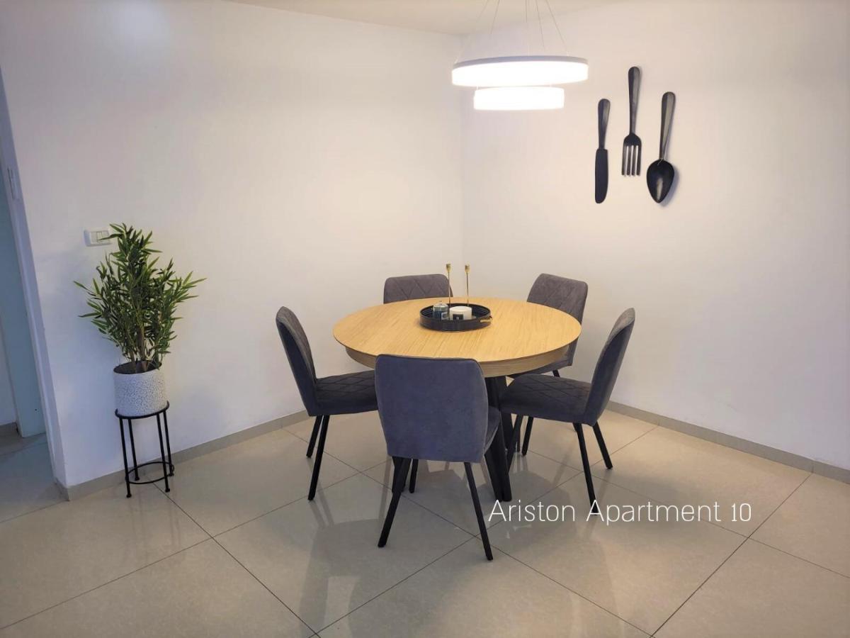 Yalarent Ariston Apartment & Penthouse ティベリア エクステリア 写真